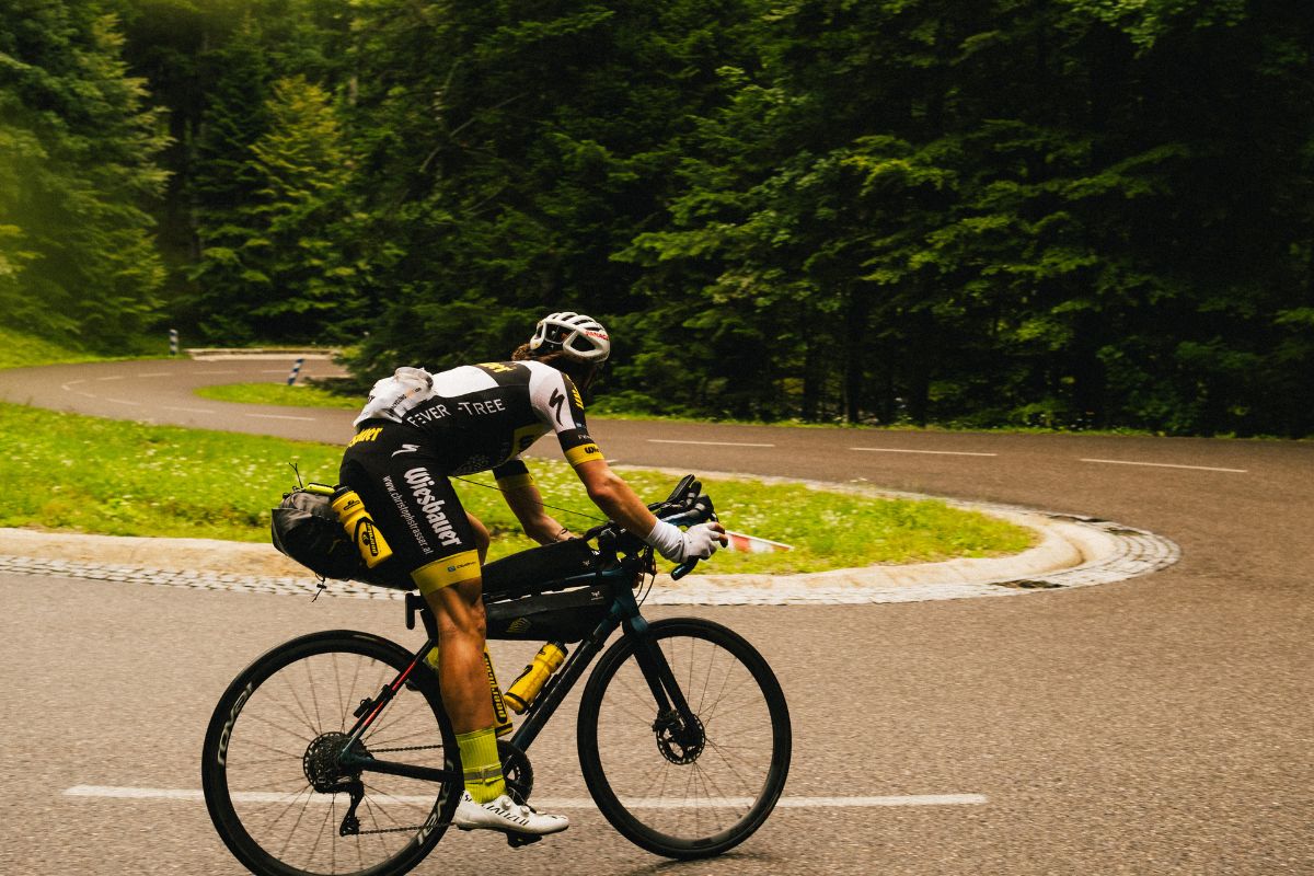 TCRNo9: Christoph schüttelt Regen beim Transcontinental ab